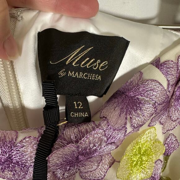 Muse by Marchesa Cynthia Floral Novelty Embroidered Pencil Midi‎ Skirt Sz 12 - Picture 2 of 10